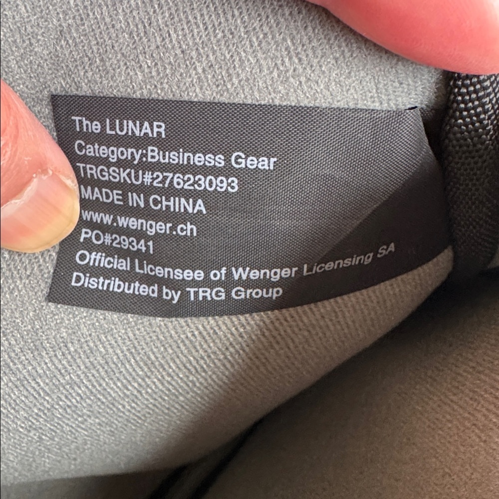 SwissGear Lunar Black and Gray tablet Sleeve case with zipper - Picture 8 of 8